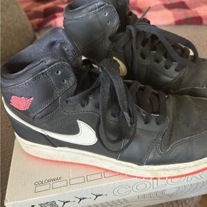 Air Jordan 1 Retro High 'Black Hot Lava  great used condition. Size 6Y